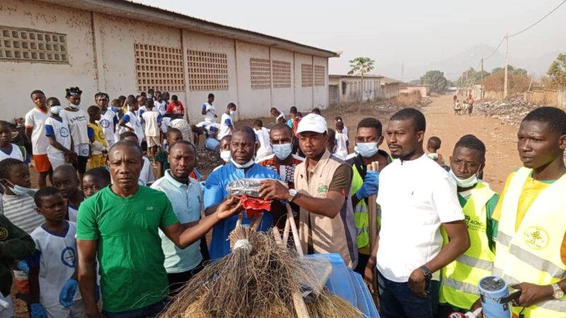 Man en action : Le quartier Lycée fait peau neuve dans une opération coup de poing