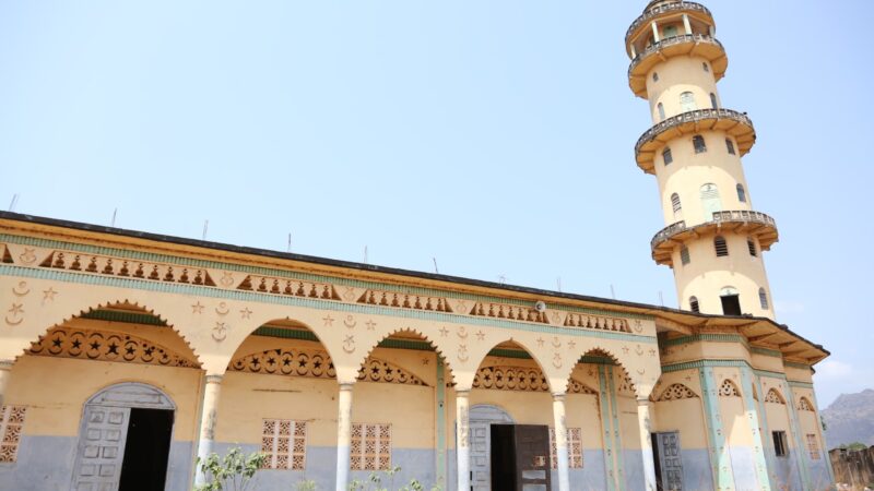 Grande mosquée sunnite de Man : enfin la réouverture après des années de tensions