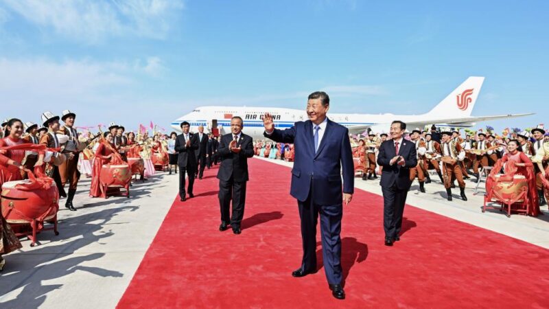 Xi Jinping conduit une délégation centrale à Urumqi pour les célébrations du 70e anniversaire de la fondation de la région autonome ouïgoure du Xinjiang
