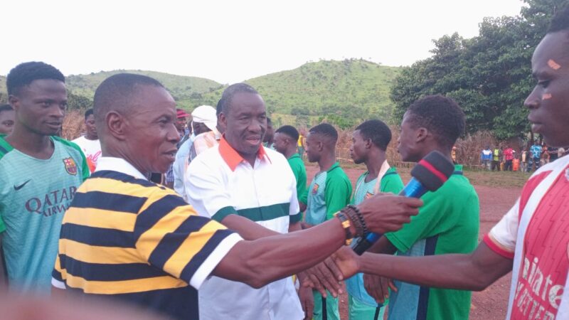 Tonkpi/ Dr Gogbeu Mamadou  sensibilise les jeunes de Sandougou-Soba pour une présidentielle apaisée