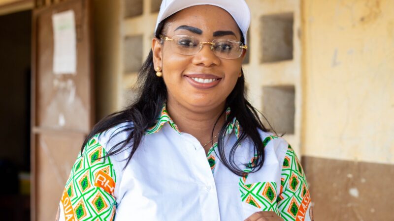 Élections 2025 : Edwige Diety sensibilise les citoyens de Danané au retrait des cartes d&rsquo;electeurs