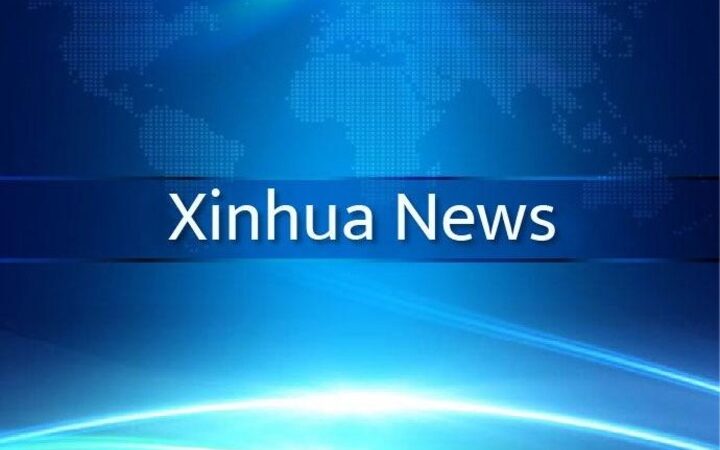 (Multimédia) LEAD La dirigeante du KMT Cheng Li-wun rend hommage à Sun Yat-sen au cénotaphe à Beijing