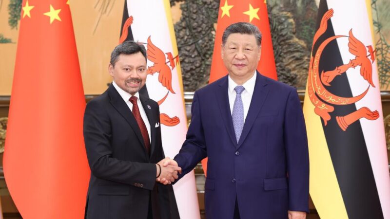 Xi Jinping rencontre le prince héritier du Brunei