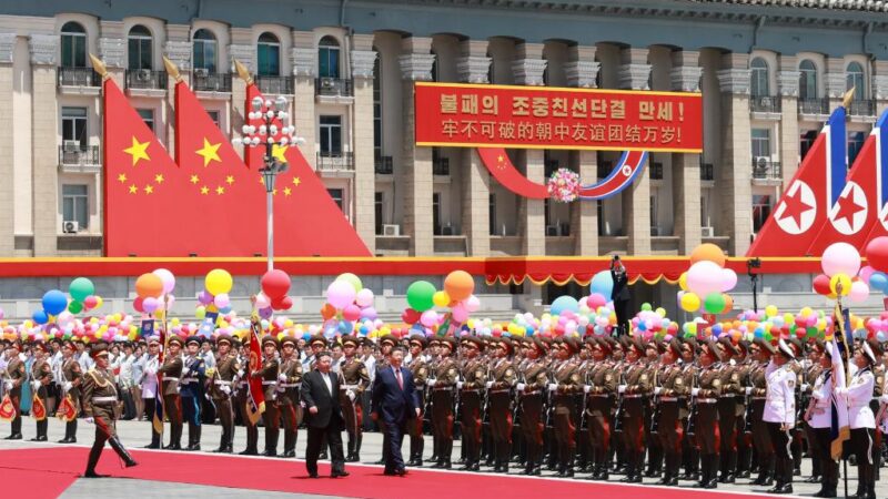 Accueilli en grande pompe à Pyongyang, Xi entame une visite d&rsquo;Etat en RPDC