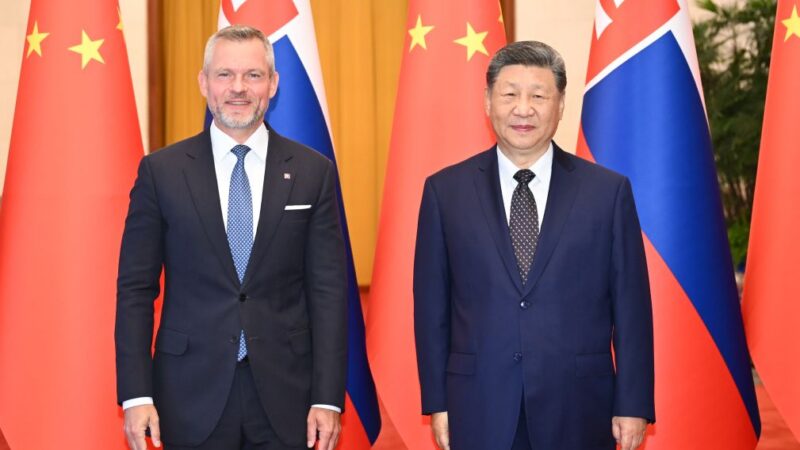 Xi Jinping s&rsquo;entretient avec le président slovaque à Beijing